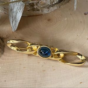 Vintage- Rare ‘50s or ‘60s Craft- Twisted Knot w/ Star Sapphire Cabochon